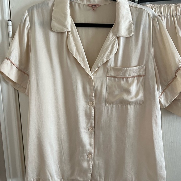 Eberjey Cream 100% Silk Short Pajama Set - Picture 3 of 6